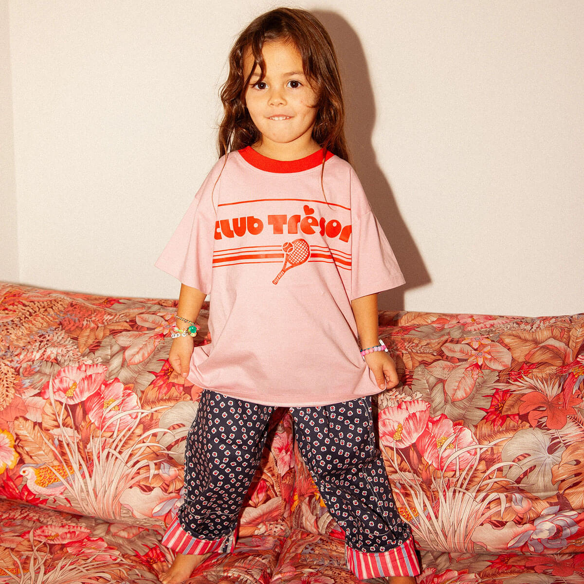 Pantalon décontracté framboise uni en coton deadstock avec ourlet ajustable et coupe évolutive pour enfants de 1 à 9 ans
