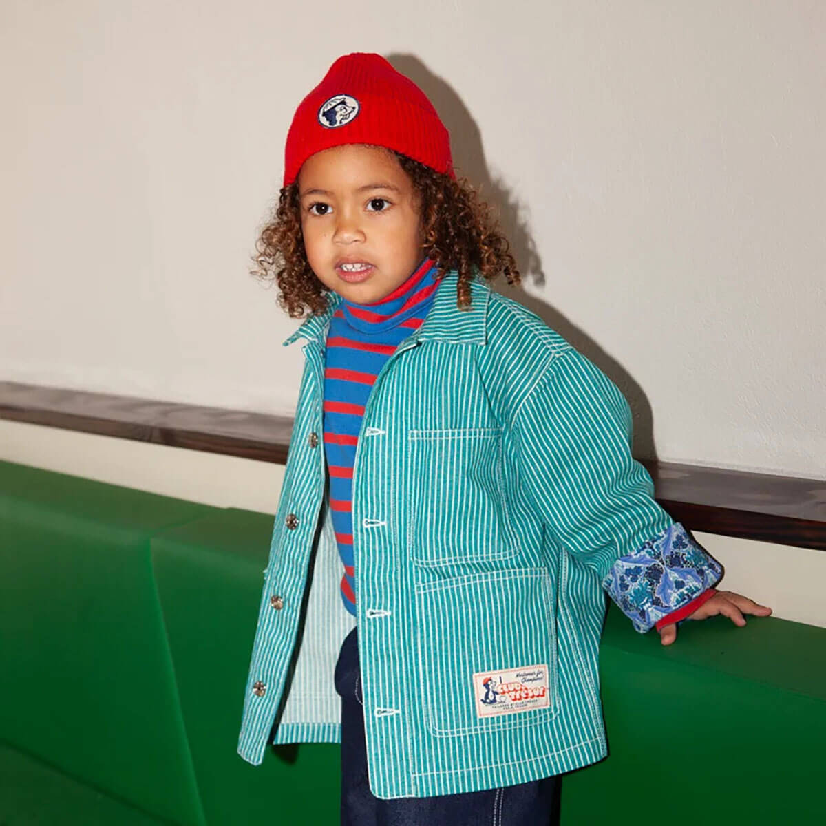 Bonnet enfant classique en maille côtelée rouge unie, mélange de laine, avec revers replié et confort anti-démangeaisons, pour les 1-8 ans