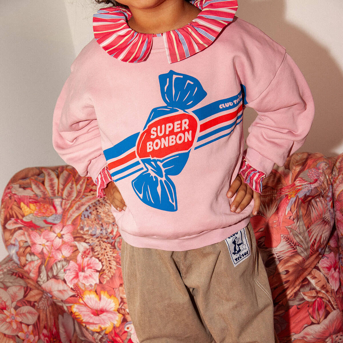 Sweat-shirt en coton vintage rose avec coupe oversize et imprimé à base d'eau, issu d'une collaboration d'artistes (tailles 2-11 ans)