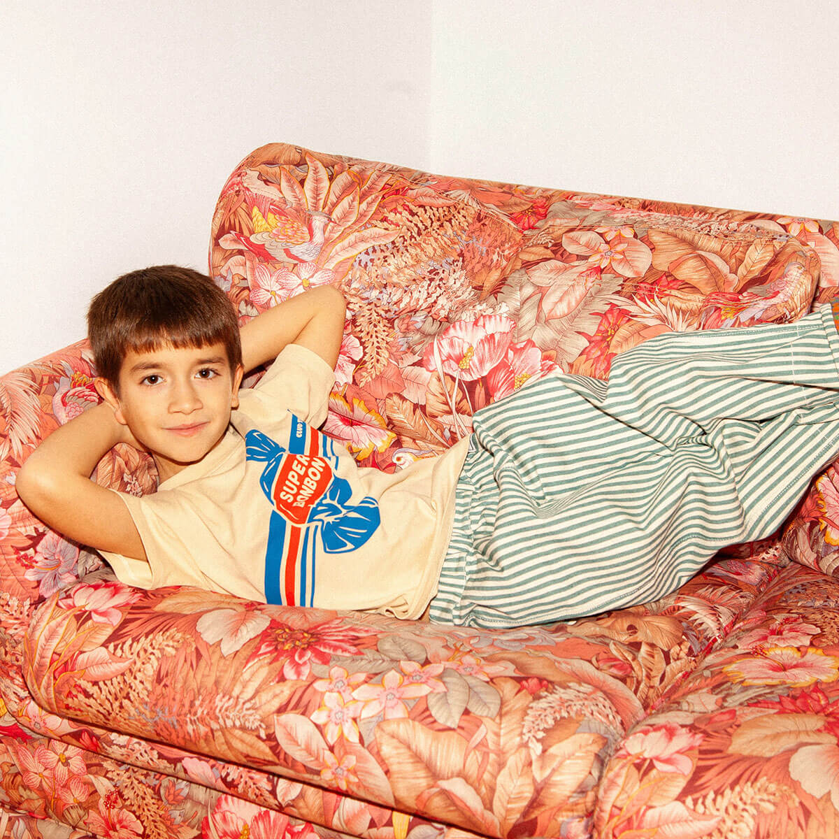 T-shirt en coton vintage crème issu d'une collaboration avec un artiste, coupe oversize et imprimé à base d'eau pour enfants de 2 à 11 ans