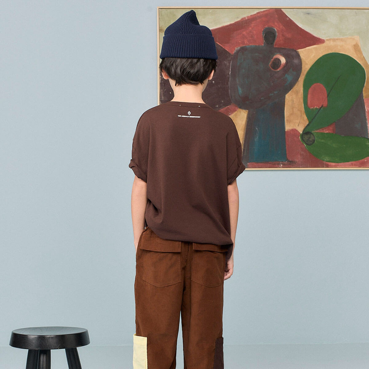 T-shirt décontracté marron foncé en coton bio à motif pour enfant, avec col rond et manches courtes pour tout-petits