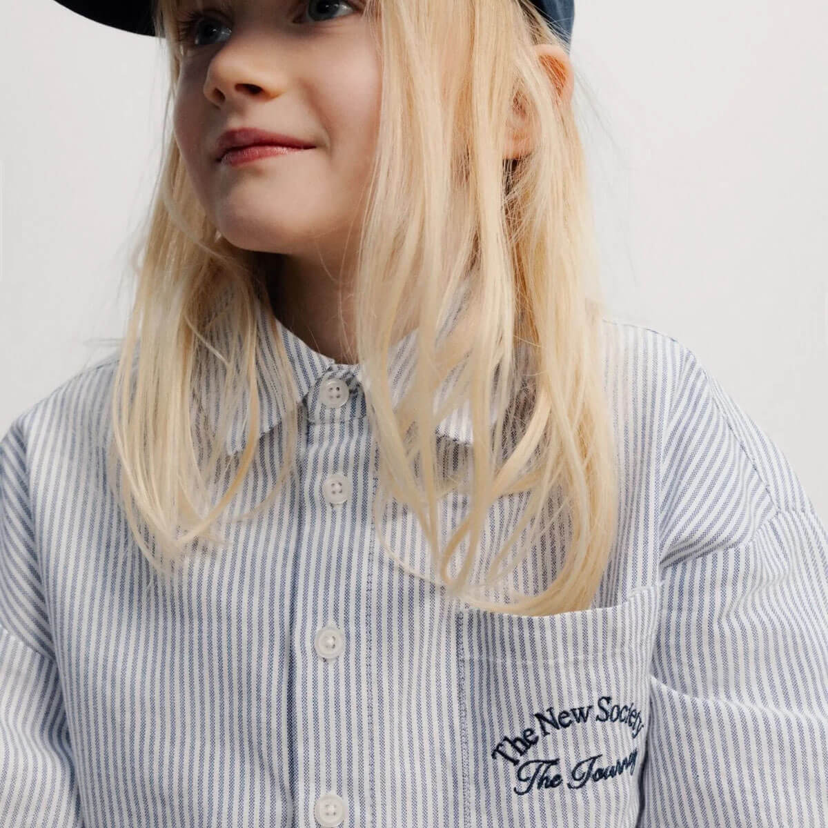 Chemise tissée classique à rayures en coton avec coupe décontractée et boutonnage sur le devant pour enfants de 2 à 14 ans
