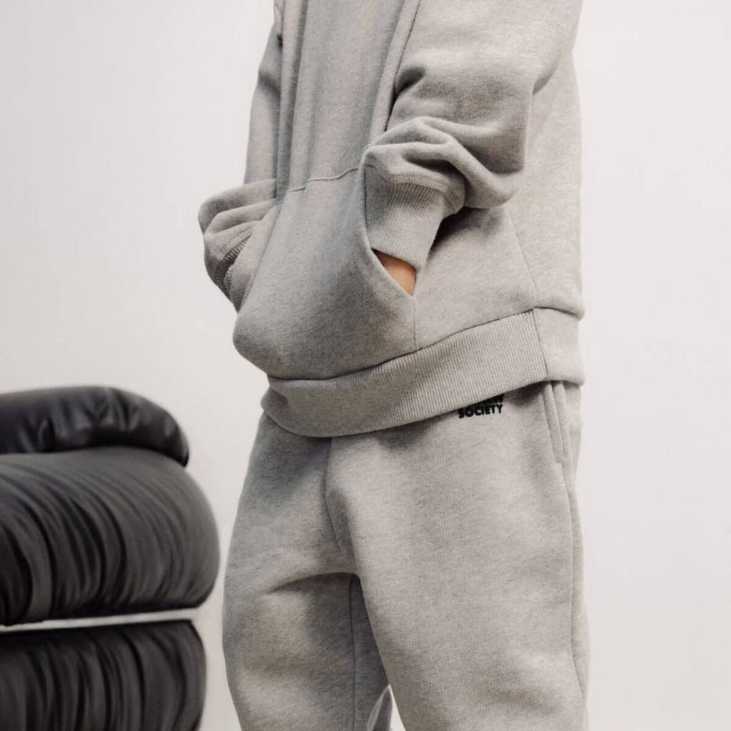 Sweat à capuche décontracté en coton mélangé gris moyen chiné avec logo imprimé et poche kangourou pour enfants de 2 à 14 ans