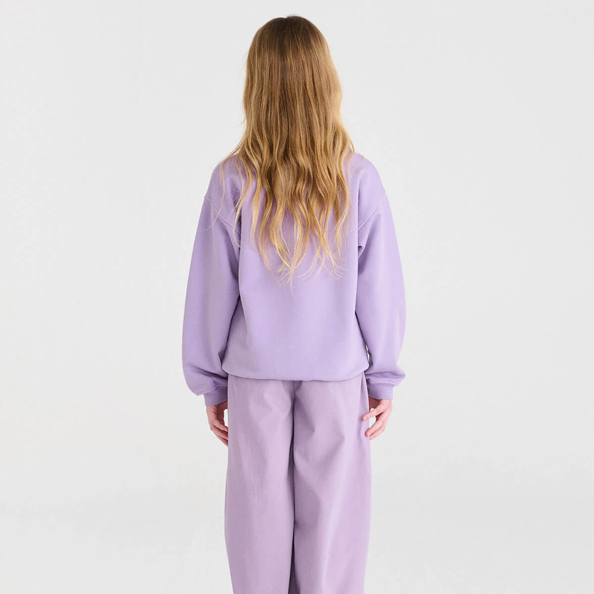 Sweat-shirt ample en coton biologique lilas lavande avec broderie contrastante et col et poignets côtelés pour enfants de 1 à 13 ans