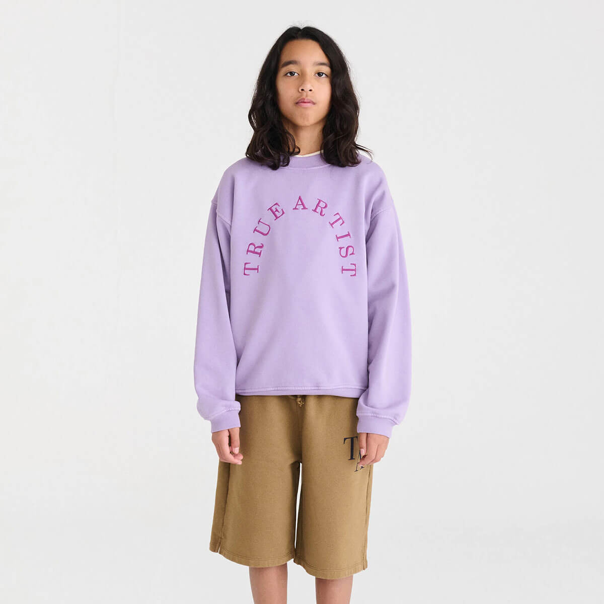 Sweat-shirt ample en coton biologique lilas lavande avec broderie contrastante et col et poignets côtelés pour enfants de 1 à 13 ans