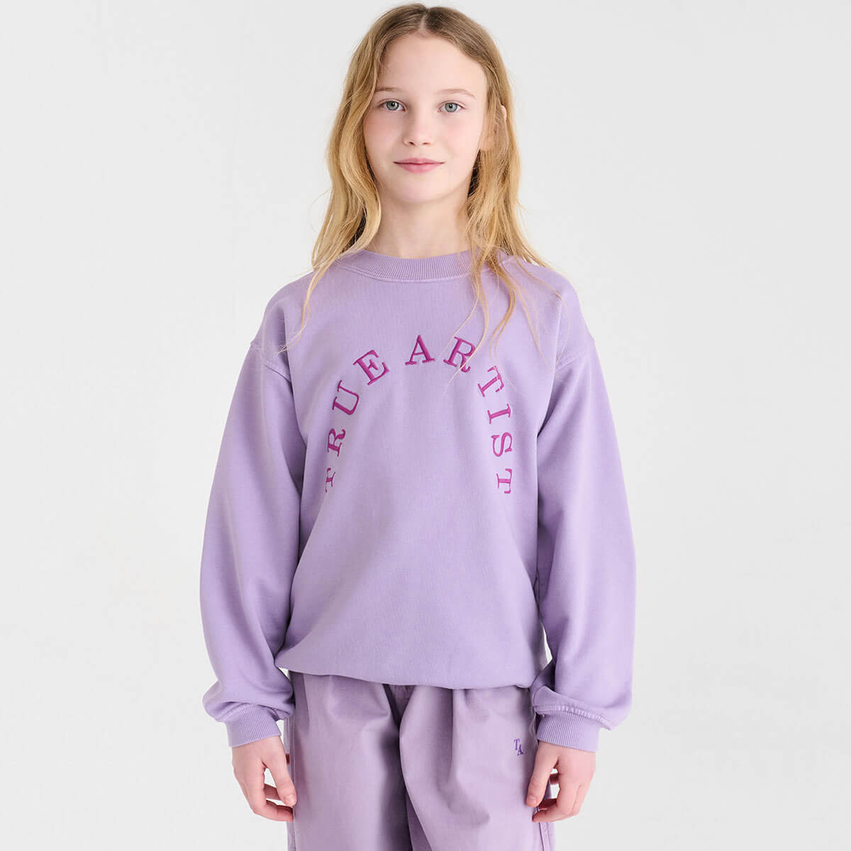 Sweat-shirt ample en coton biologique lilas lavande avec broderie contrastante et col et poignets côtelés pour enfants de 1 à 13 ans