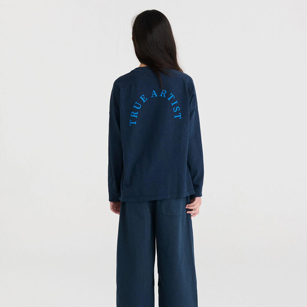 T-Shirt Relaxed En Coton Biologique Bleu Nuit Imprimé Graphique Avec Col Rond Et Épaules Tombantes Pour Enfants De 1 À 13 Ans