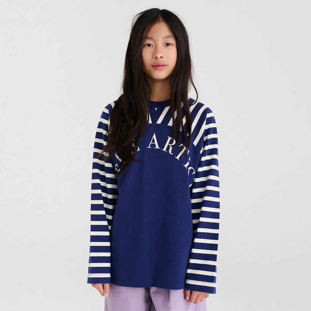 T-shirt ample Skipper bleu en coton biologique imprimé avec col rond et épaules tombantes pour enfants de 1 à 13 ans