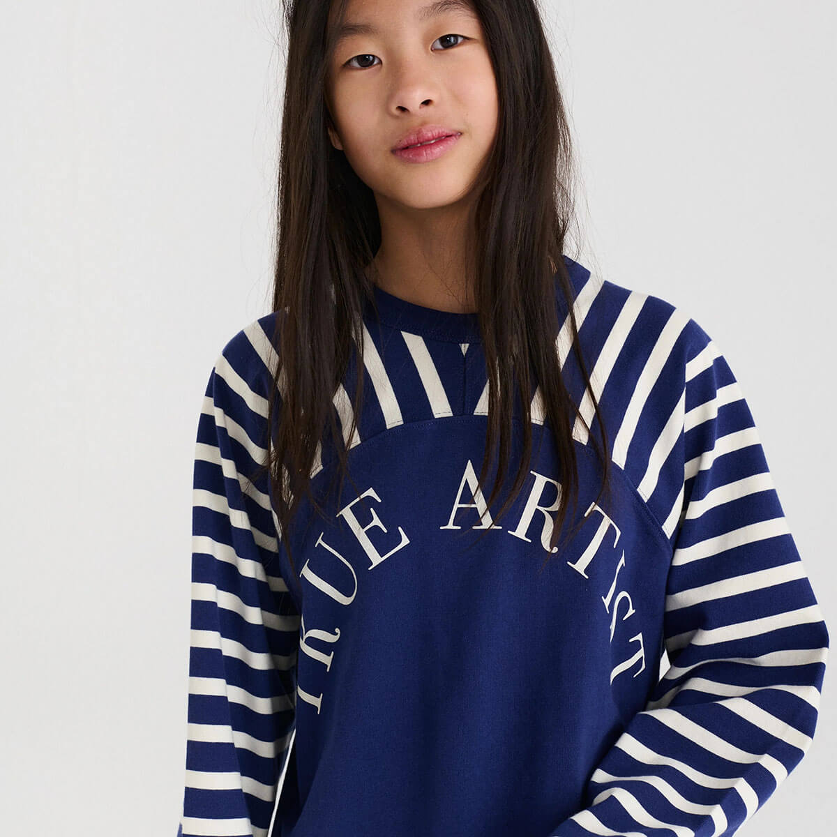 T-shirt ample Skipper bleu en coton biologique imprimé avec col rond et épaules tombantes pour enfants de 1 à 13 ans