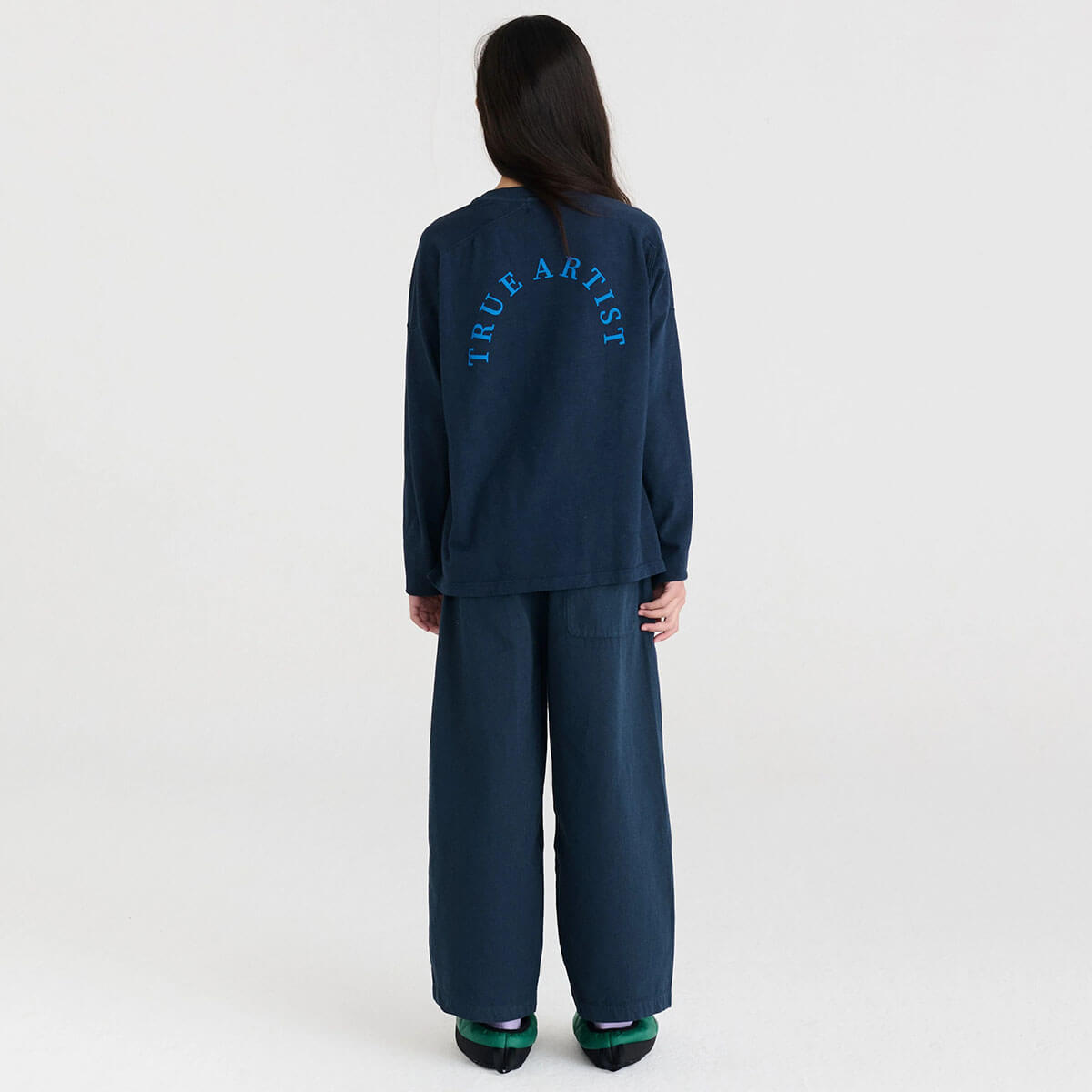 Pantalon décontracté bleu nuit en coton bio, coupe droite avec taille élastique pour enfants de 1 à 13 ans